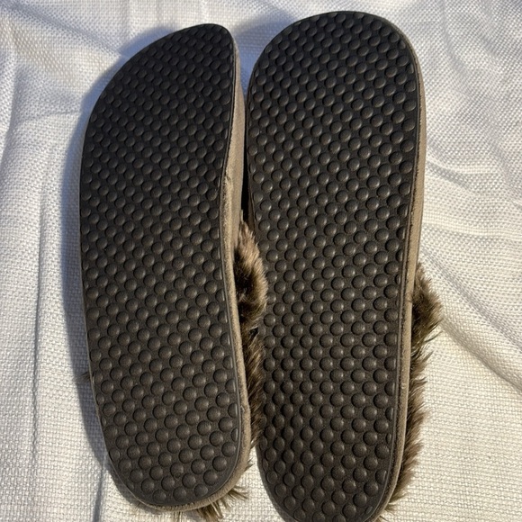 RH LUXE FUR Collection Sage Green Size 7 - Picture 2 of 6